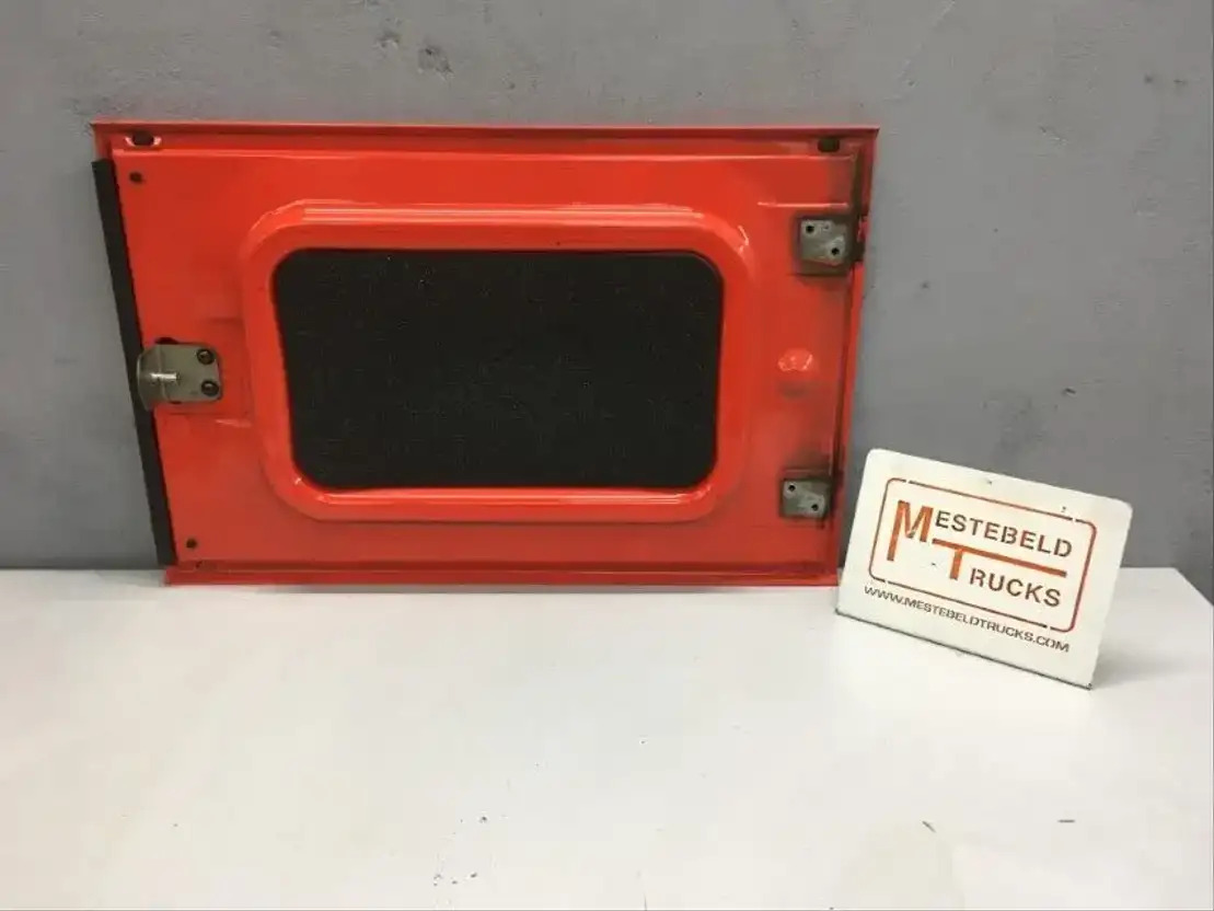 DAF Gereedschapskast luik - الكابينة والداخلية - شاحنة: صور 2 DAF Gereedschapskast luik - الكابينة والداخلية - شاحنة: صور 2