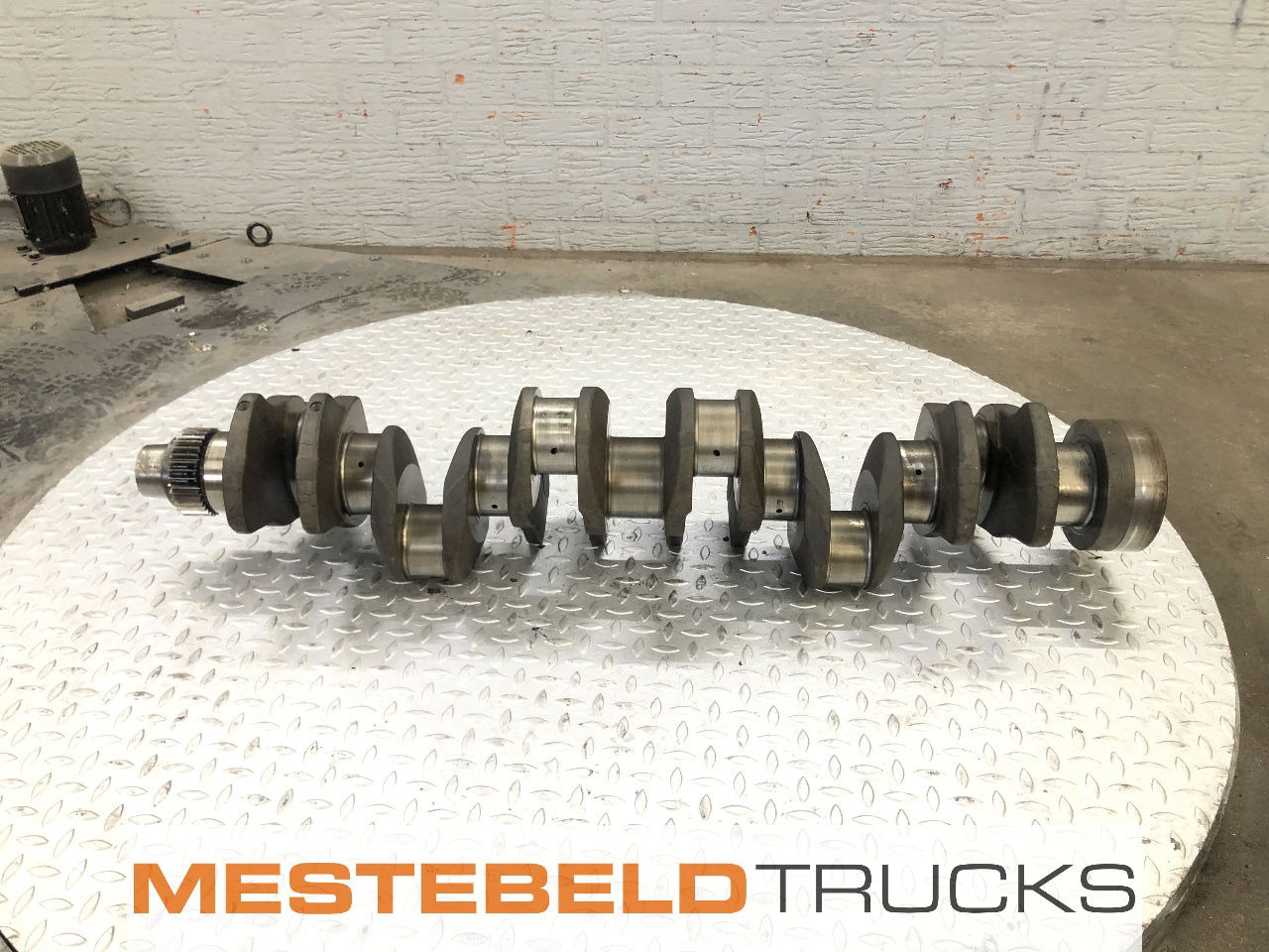 DAF Krukas XF 355 C1 - المحرك - شاحنة: صور 1 DAF Krukas XF 355 C1 - المحرك - شاحنة: صور 1