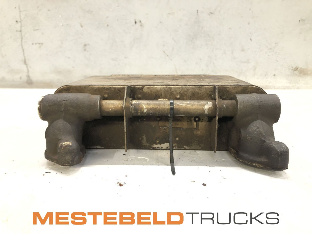 MAN Oliekoeler D2840 LF 04 - المحرك - شاحنة: صور 5 MAN Oliekoeler D2840 LF 04 - المحرك - شاحنة: صور 5