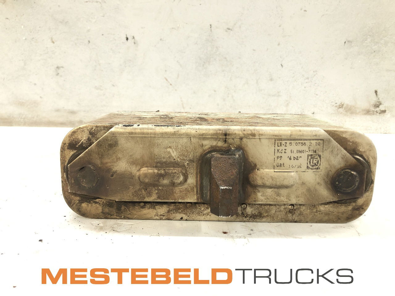 MAN Oliekoeler D2840 LF 04 - المحرك - شاحنة: صور 4 MAN Oliekoeler D2840 LF 04 - المحرك - شاحنة: صور 4