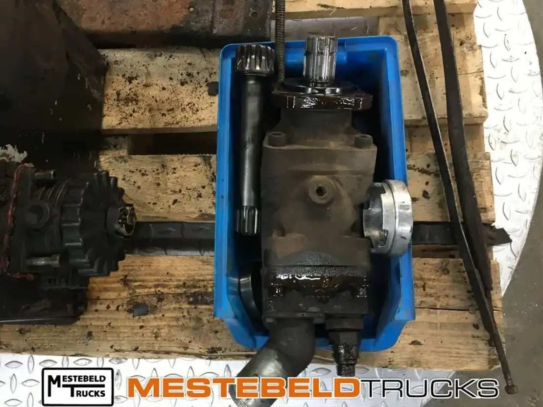 MAN PTO pomp + as + olietank - علم السوائل المتحركة - شاحنة: صور 3 MAN PTO pomp + as + olietank - علم السوائل المتحركة - شاحنة: صور 3