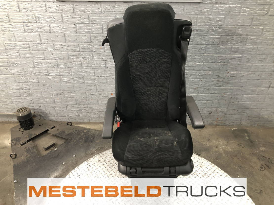 Mercedes-Benz Bestuurdersstoel  - مقاعد السيارات - شاحنة: صور 1 Mercedes-Benz Bestuurdersstoel  - مقاعد السيارات - شاحنة: صور 1