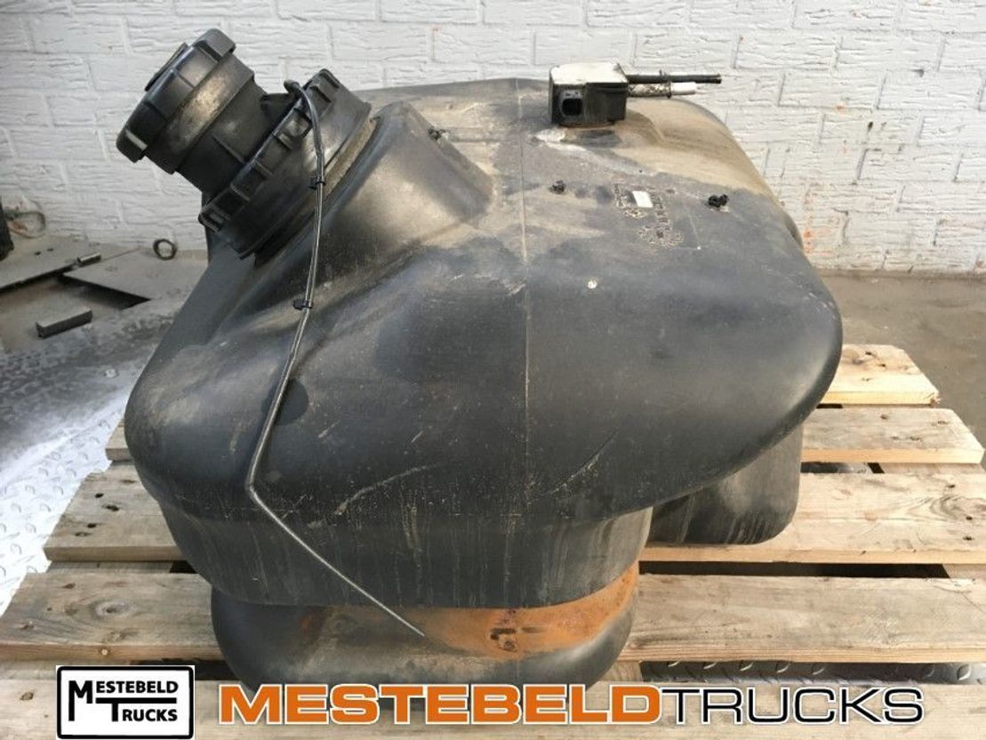 Mercedes-Benz Brandstoftank 120 liter - نظام الوقود - الشاحنات الصغيرة: صور 2 Mercedes-Benz Brandstoftank 120 liter - نظام الوقود - الشاحنات الصغيرة: صور 2