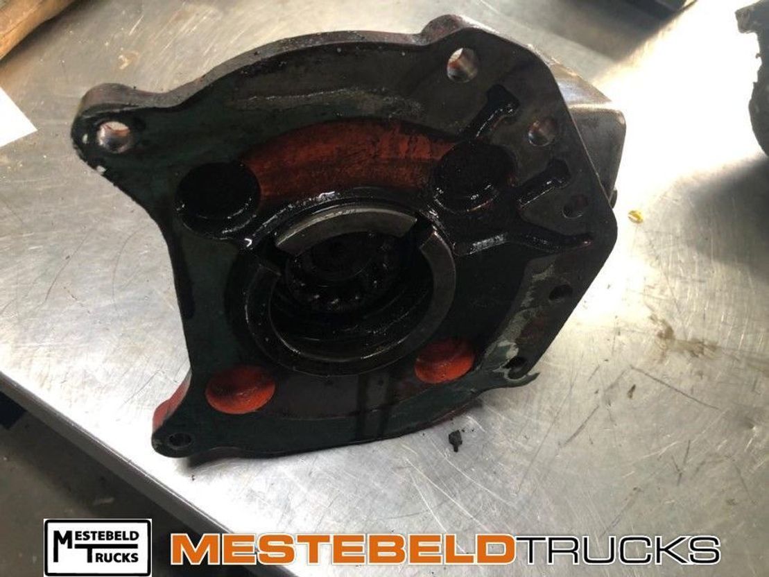 Mercedes-Benz PTO G4-95/6 - علم السوائل المتحركة - شاحنة: صور 1 Mercedes-Benz PTO G4-95/6 - علم السوائل المتحركة - شاحنة: صور 1