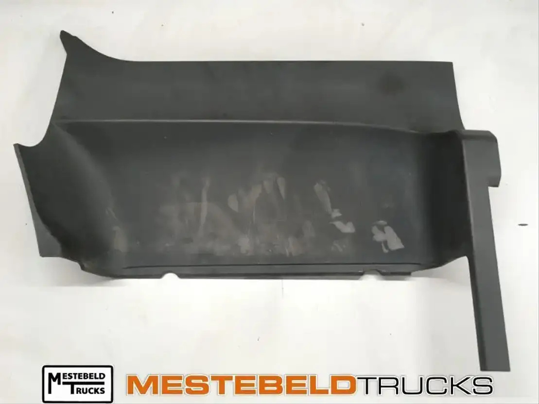 Scania Afdekkap rechts van instapbak - الكابينة والداخلية - شاحنة: صور 1 Scania Afdekkap rechts van instapbak - الكابينة والداخلية - شاحنة: صور 1