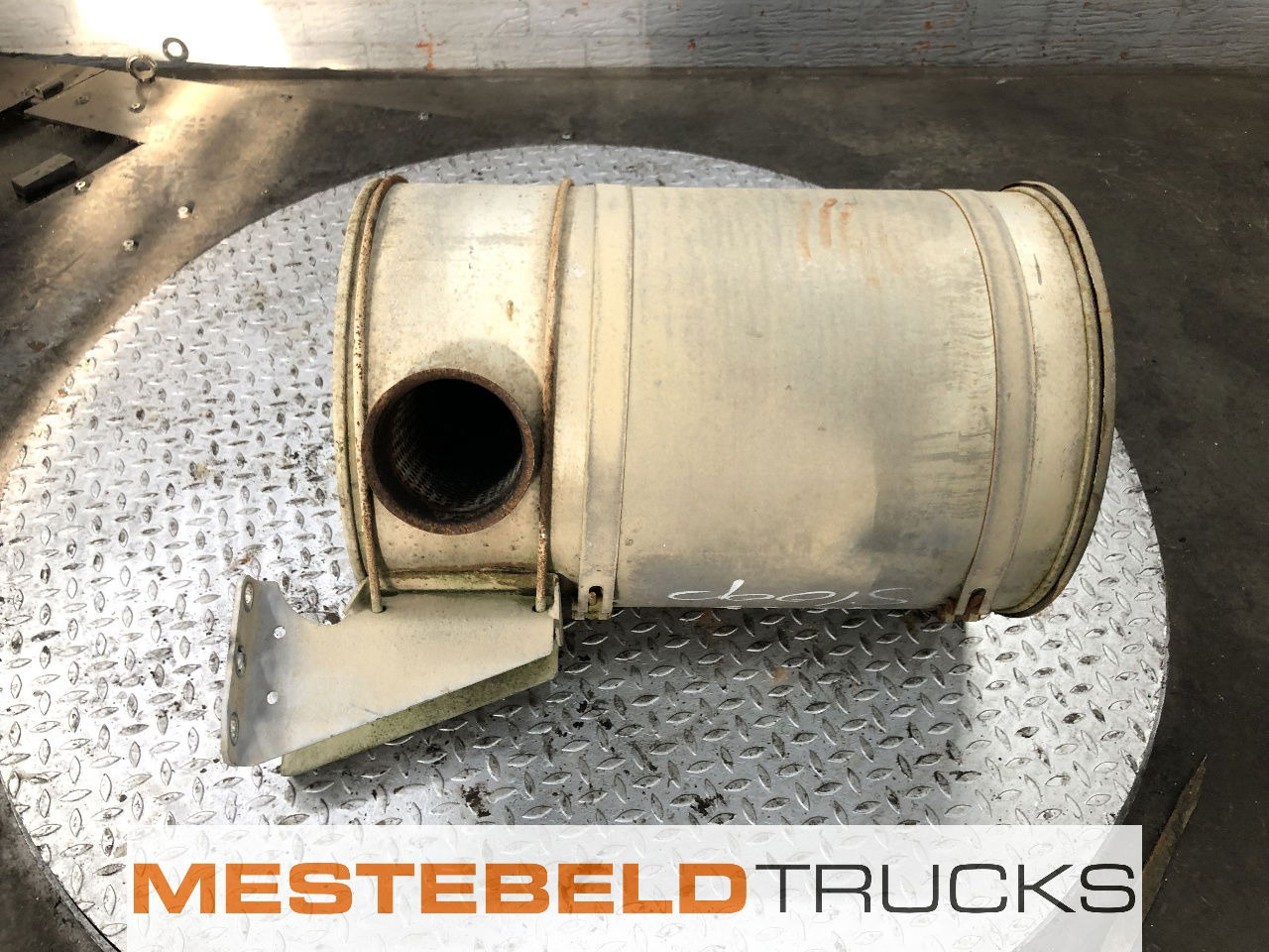 Volvo Katalysator - كاتم الصوت/ نظام العادم - شاحنة: صور 1 Volvo Katalysator - كاتم الصوت/ نظام العادم - شاحنة: صور 1