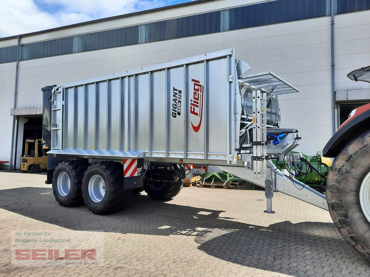 Fliegl ASW 271 C FOX Lenkachse 26,5" 35m³ - مقطورات الاعلاف: صور 1 Fliegl ASW 271 C FOX Lenkachse 26,5" 35m³ - مقطورات الاعلاف: صور 1