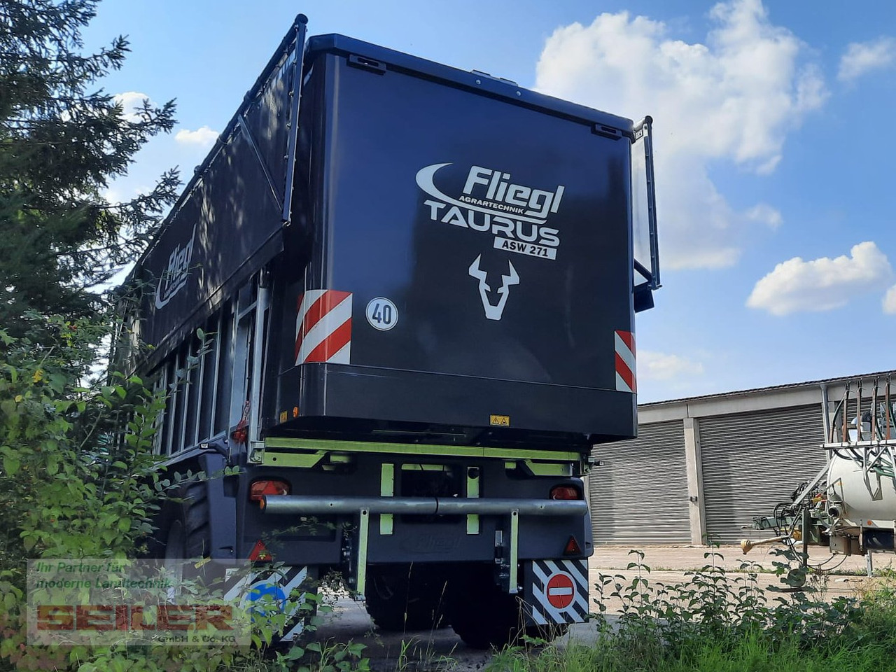 Fliegl ASW 271 TAURUS FOX 40m³ + Top Lift Light - مقطورات الاعلاف: صور 4 Fliegl ASW 271 TAURUS FOX 40m³ + Top Lift Light - مقطورات الاعلاف: صور 4