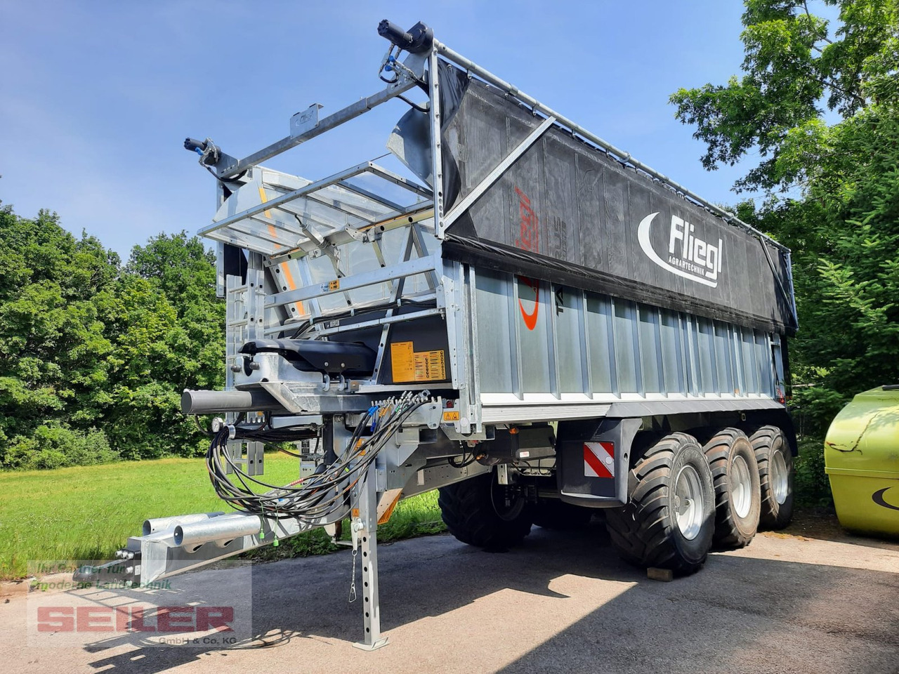 Fliegl ASW 381 TAURUS FOX 45m³ + Top Lift Light - مقطورات الاعلاف: صور 1 Fliegl ASW 381 TAURUS FOX 45m³ + Top Lift Light - مقطورات الاعلاف: صور 1