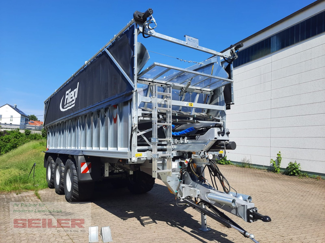Fliegl ASW 391 TAURUS FOX 50m³ ZWL + Top Lift Light - مقطورات الاعلاف: صور 3 Fliegl ASW 391 TAURUS FOX 50m³ ZWL + Top Lift Light - مقطورات الاعلاف: صور 3
