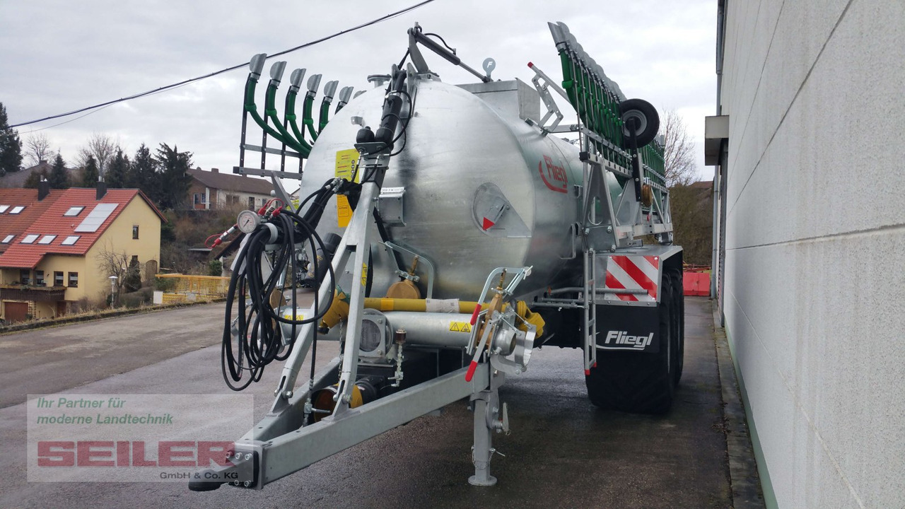 Fliegl PFW 12000 Maxx Line 12m³ + Skate 150 15m - صهريج السماد السائل: صور 2 Fliegl PFW 12000 Maxx Line 12m³ + Skate 150 15m - صهريج السماد السائل: صور 2