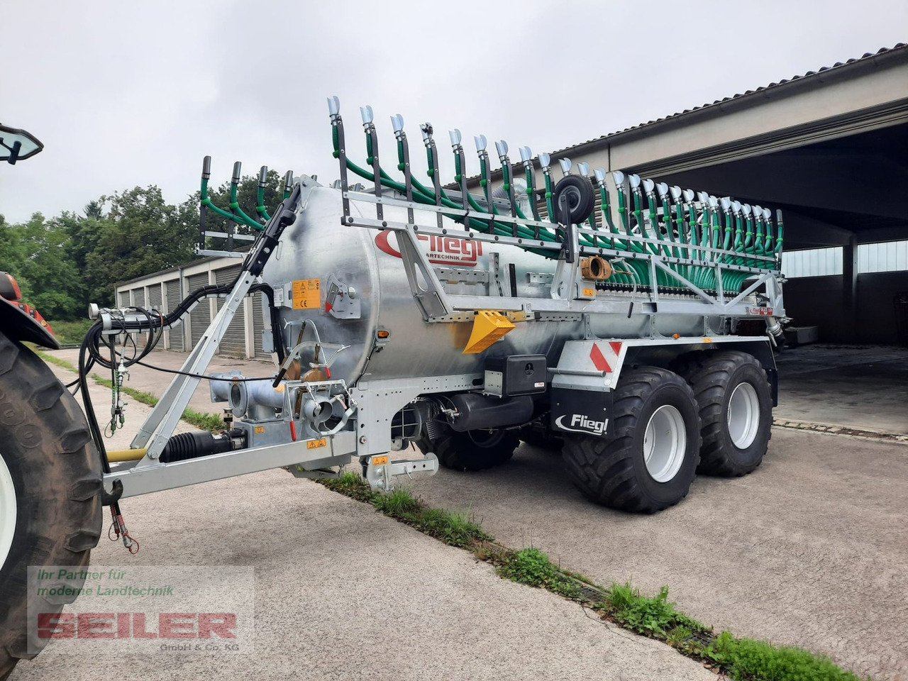 Fliegl PFW 12000 Maxx Line Tandem + Skate 150 12m³ / 15 m - صهريج السماد السائل: صور 1 Fliegl PFW 12000 Maxx Line Tandem + Skate 150 12m³ / 15 m - صهريج السماد السائل: صور 1