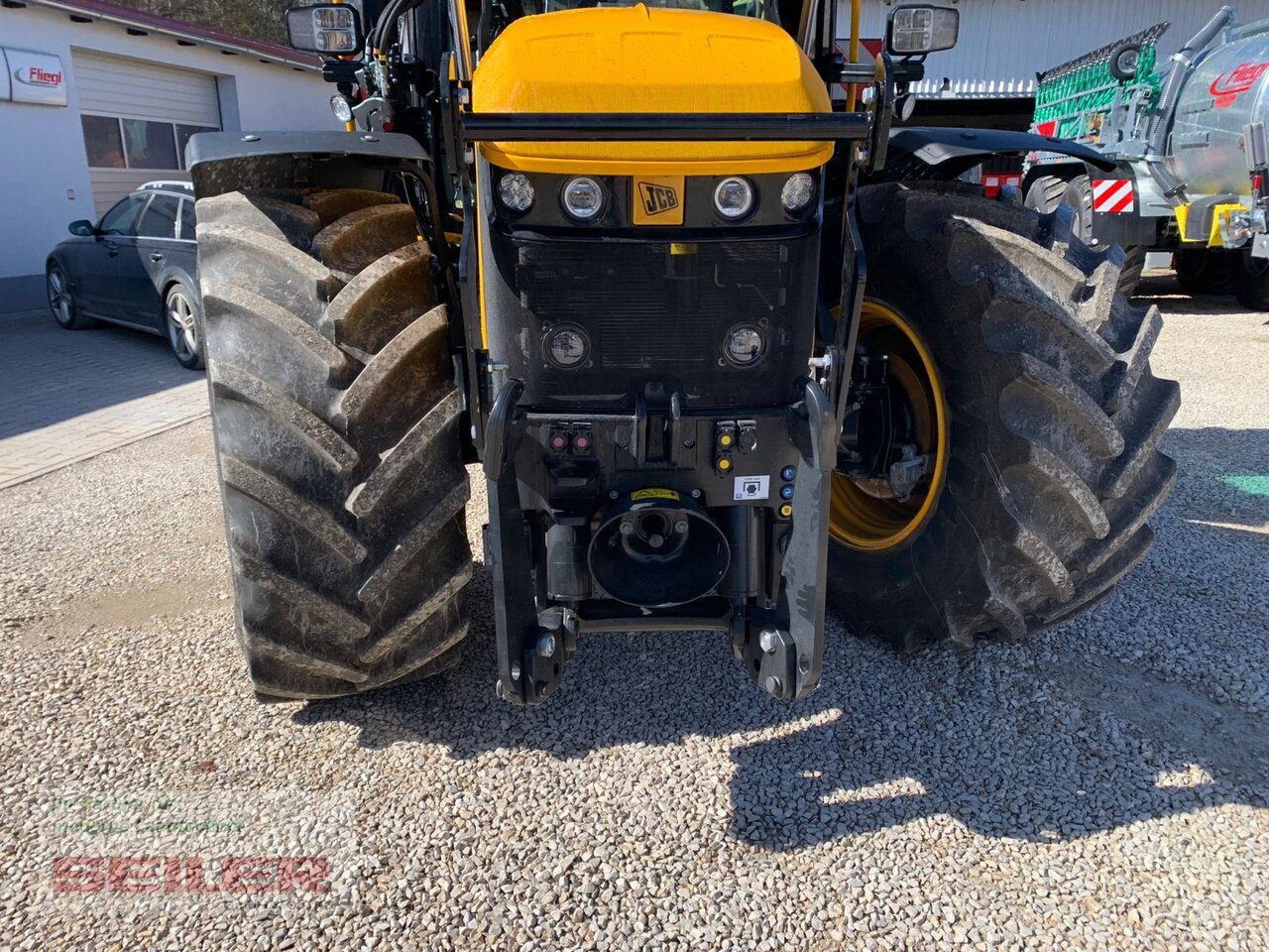 JCB Fastrac 4220 ICON + Frontlader Q7S - جرار: صور 3 JCB Fastrac 4220 ICON + Frontlader Q7S - جرار: صور 3