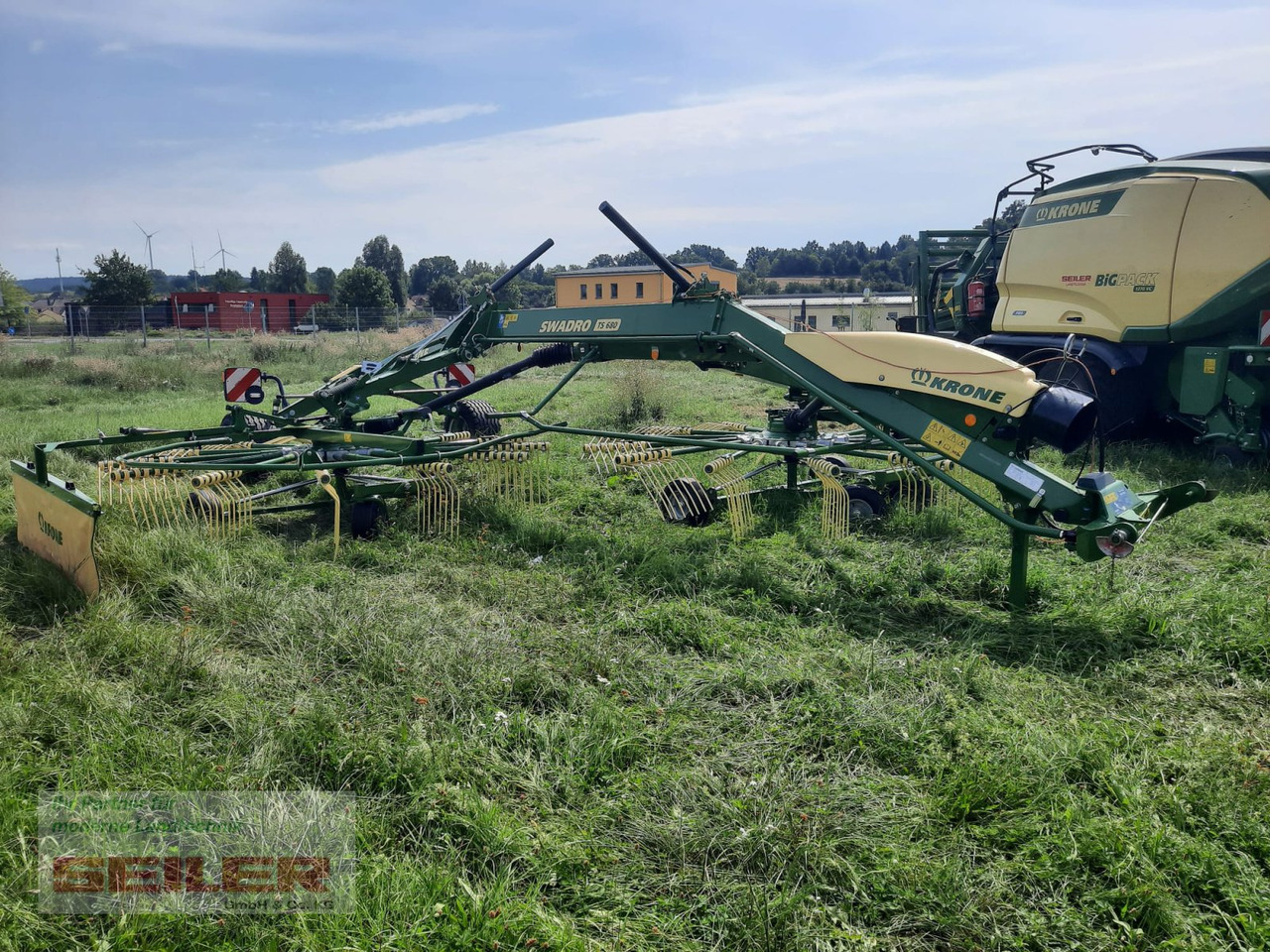 Krone Swadro TS 680 - لمّامَة القش: صور 2 Krone Swadro TS 680 - لمّامَة القش: صور 2