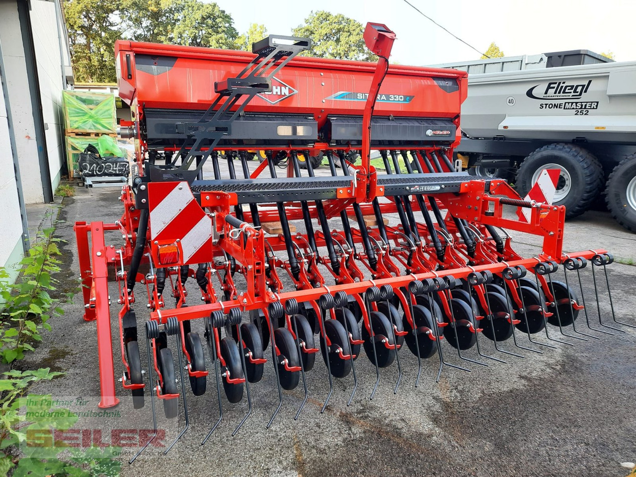 Kuhn HR 304 + Sitera 330-20E - الة بذر: صور 5 Kuhn HR 304 + Sitera 330-20E - الة بذر: صور 5