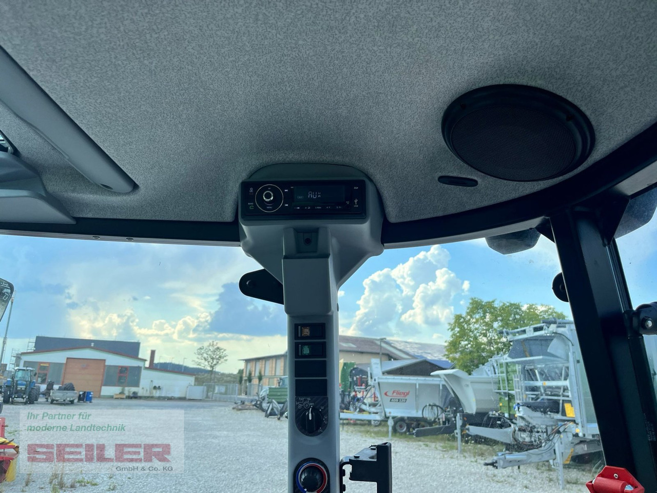 Steyr Kompakt 4075 HILO - جرار: صور 5 Steyr Kompakt 4075 HILO - جرار: صور 5