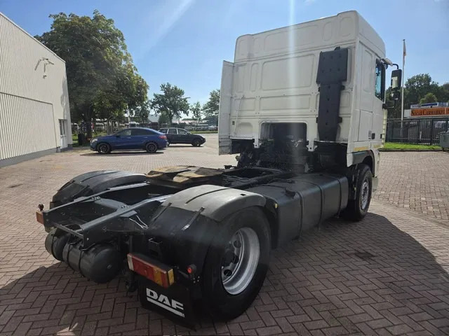 DAF XF 95.430 Manual gear Euro 3 - شاحنة جرار: صور 4 DAF XF 95.430 Manual gear Euro 3 - شاحنة جرار: صور 4