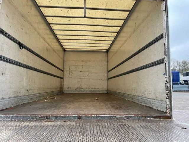 Iveco Eurocargo 75E15 6 Cilinder Engine 4x2 Full Springs Euro 2 engine - بصندوق مغلق شاحنة: صور 4 Iveco Eurocargo 75E15 6 Cilinder Engine 4x2 Full Springs Euro 2 engine - بصندوق مغلق شاحنة: صور 4
