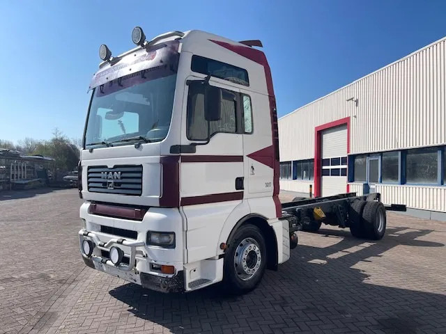 MAN TGA 18.460 Euro 3 Manual-gear Retarder - الشاسيه شاحنة: صور 3 MAN TGA 18.460 Euro 3 Manual-gear Retarder - الشاسيه شاحنة: صور 3