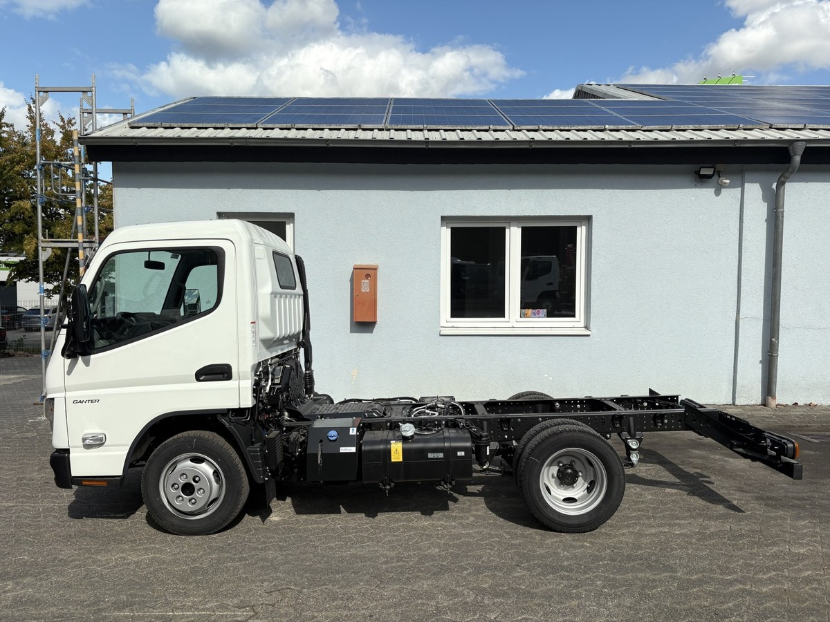 FUSO 3S15 Fahrgestell 2500 Nebenantrieb - الشاسيه شاحنة: صور 2 FUSO 3S15 Fahrgestell 2500 Nebenantrieb - الشاسيه شاحنة: صور 2