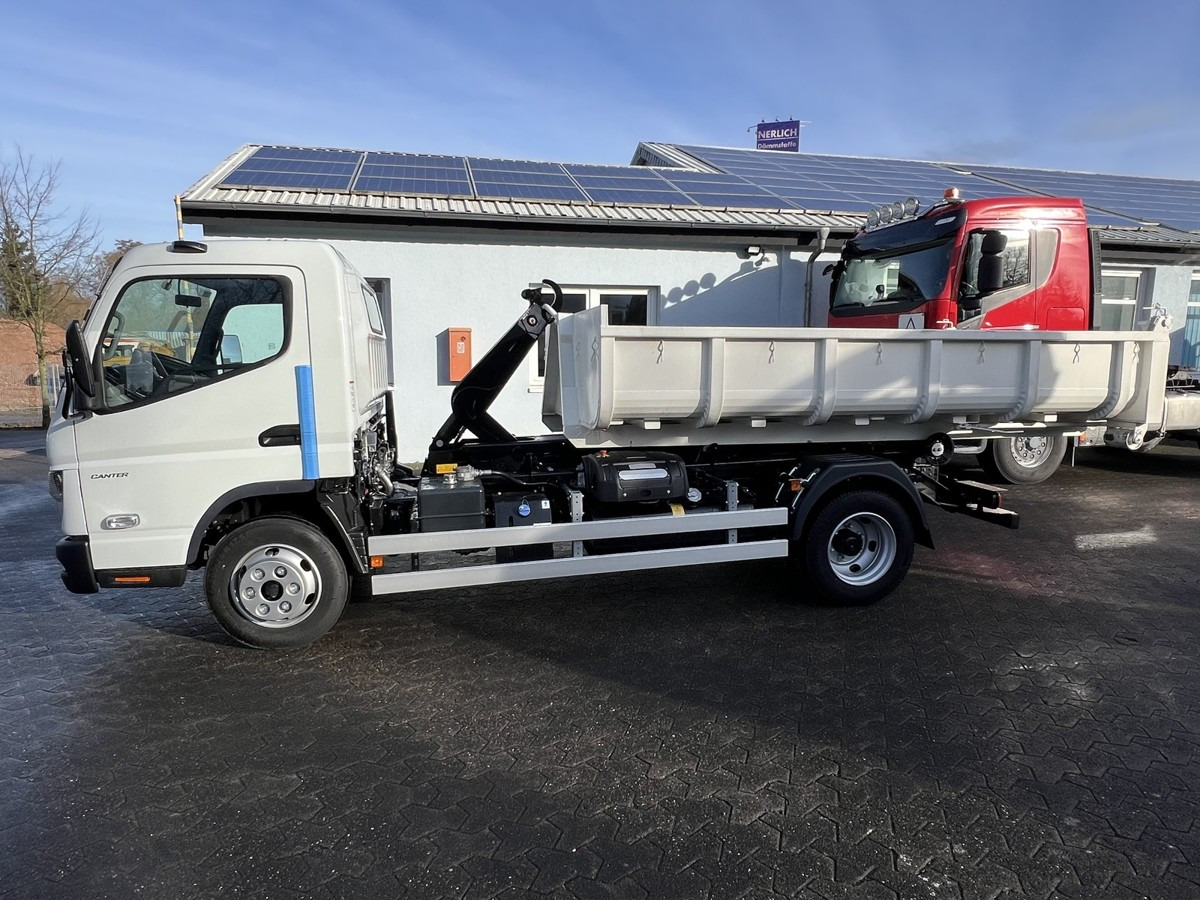 FUSO Canter FUSO 7C18 City Abrollkipper - شاحنة ذات الخطاف: صور 2 FUSO Canter FUSO 7C18 City Abrollkipper - شاحنة ذات الخطاف: صور 2