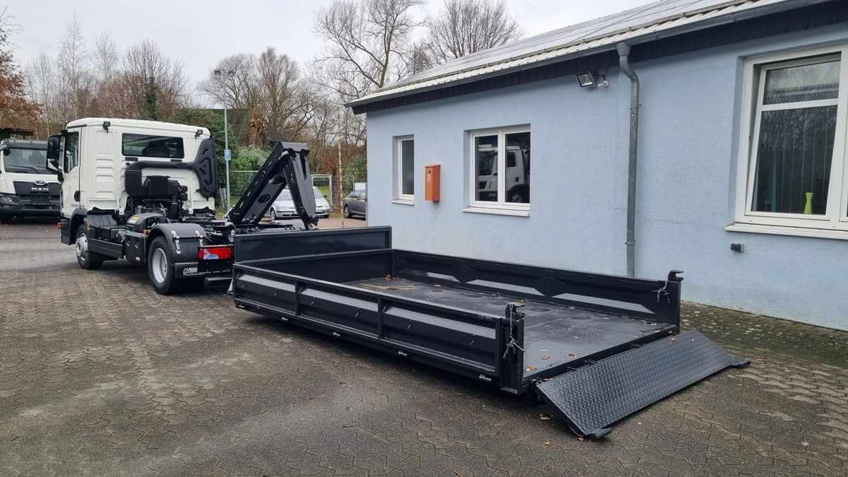 MAN TGL 12.220 BL NEU City Abrollkipper 8t TipMatic - شاحنة ذات الخطاف: صور 2 MAN TGL 12.220 BL NEU City Abrollkipper 8t TipMatic - شاحنة ذات الخطاف: صور 2