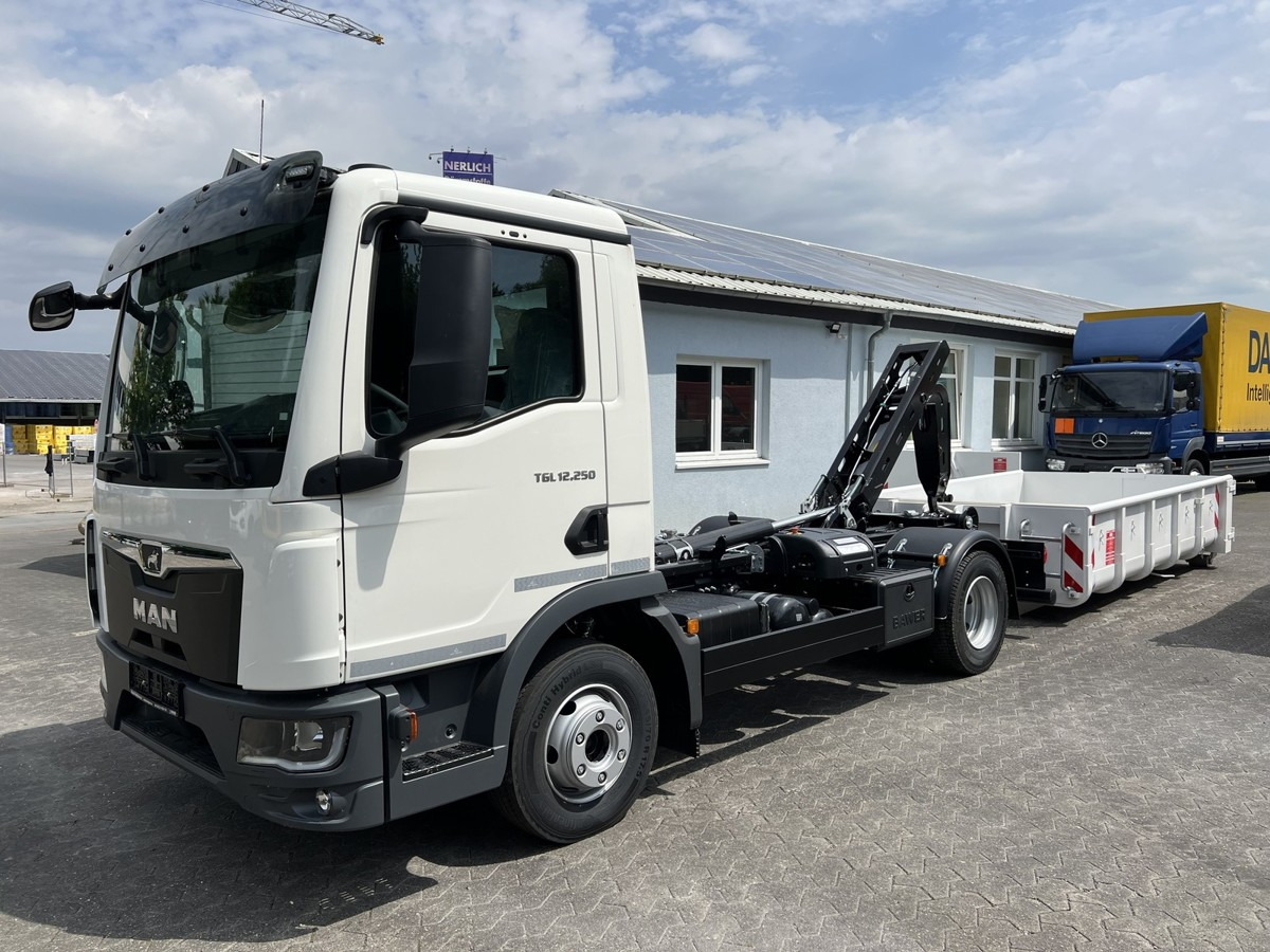 MAN TGL 12.250 BL NEU City Abrollkipper PowerMatic s - شاحنة ذات الخطاف: صور 1 MAN TGL 12.250 BL NEU City Abrollkipper PowerMatic s - شاحنة ذات الخطاف: صور 1