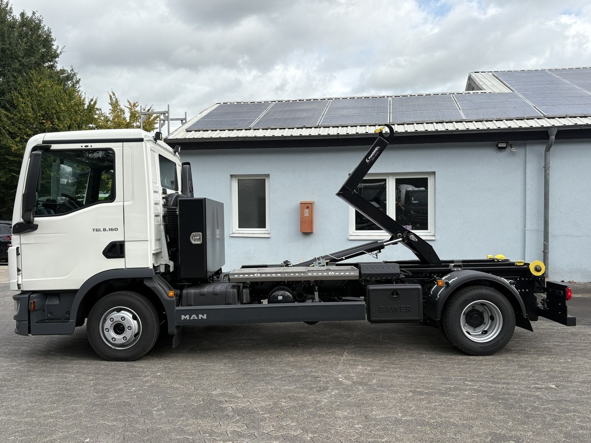 MAN TGL 8.160 BL City Abollkipper Schaltgetriebe - شاحنة ذات الخطاف: صور 2 MAN TGL 8.160 BL City Abollkipper Schaltgetriebe - شاحنة ذات الخطاف: صور 2