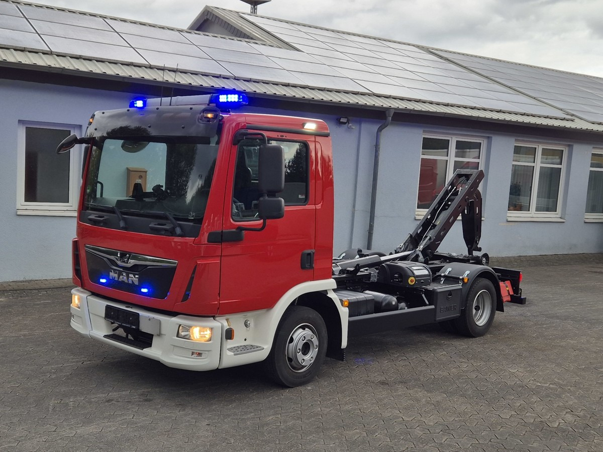 MAN TGL 8.190 Feuerwehrfahrzeug City Abrollkipper - شاحنة ذات الخطاف: صور 1 MAN TGL 8.190 Feuerwehrfahrzeug City Abrollkipper - شاحنة ذات الخطاف: صور 1