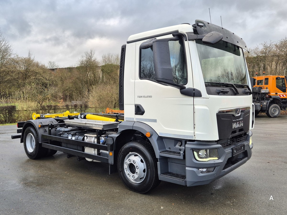 MAN TGM 15.290 BL Abrollkipper PowerMatic Standheiz. - شاحنة ذات الخطاف: صور 2 MAN TGM 15.290 BL Abrollkipper PowerMatic Standheiz. - شاحنة ذات الخطاف: صور 2