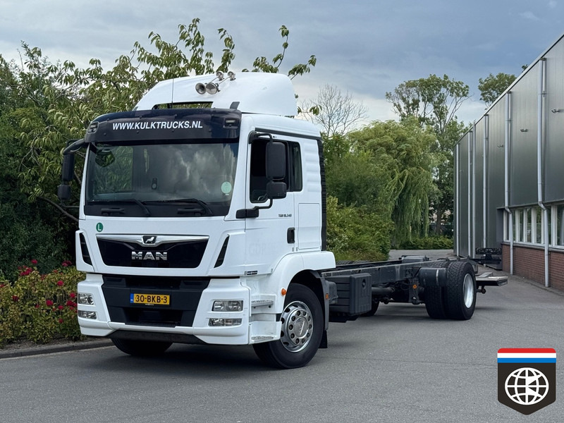 MAN TGM Sleeper cab - WB 6580 - الشاسيه شاحنة: صور 1 MAN TGM Sleeper cab - WB 6580 - الشاسيه شاحنة: صور 1