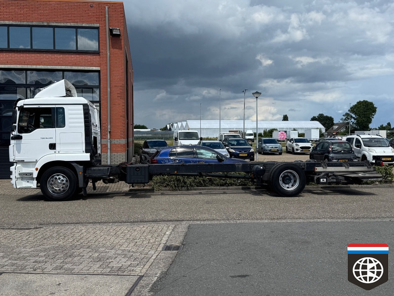 MAN TGM Sleeper cab - WB 6580 - الشاسيه شاحنة: صور 3 MAN TGM Sleeper cab - WB 6580 - الشاسيه شاحنة: صور 3