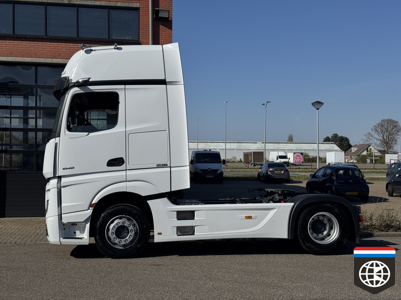 Mercedes-Benz ACTROS 1848 Gigaspace ** LIMITED EDITION** / FULL SPOILER / 2x TANK / NIGHT ac / - شاحنة جرار: صور 3 Mercedes-Benz ACTROS 1848 Gigaspace ** LIMITED EDITION** / FULL SPOILER / 2x TANK / NIGHT ac / - شاحنة جرار: صور 3