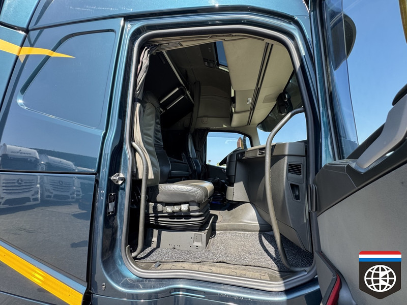مبردة شاحنة Volvo FH 420 6X2/4 - SHOWTRUCK - FLOWERS /  RACE / HORSE - CONCOURSTAAT!!: صور 16