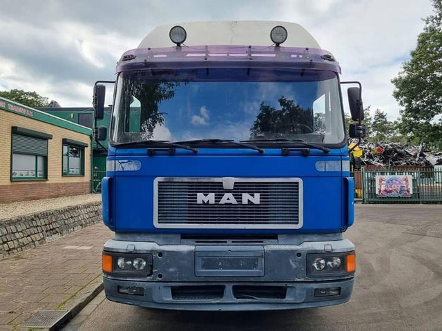 MAN 26.403 - آلات البناء: صور 2 MAN 26.403 - آلات البناء: صور 2