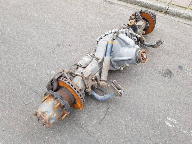 Mercedes-Benz Vario 815 D - قطع الغيار: صور 3 Mercedes-Benz Vario 815 D - قطع الغيار: صور 3