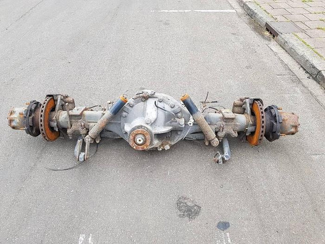 Mercedes-Benz Vario 815 D - قطع الغيار: صور 1 Mercedes-Benz Vario 815 D - قطع الغيار: صور 1