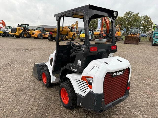 Bobcat L28, Schaufel, Palettengabel, S.W.S. - اللودر بعجل: صور 4 Bobcat L28, Schaufel, Palettengabel, S.W.S. - اللودر بعجل: صور 4