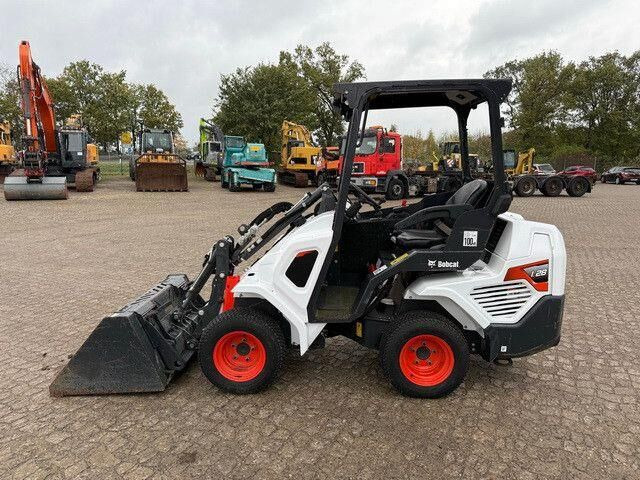 Bobcat L28, Schaufel, Palettengabel, S.W.S. - اللودر بعجل: صور 3 Bobcat L28, Schaufel, Palettengabel, S.W.S. - اللودر بعجل: صور 3