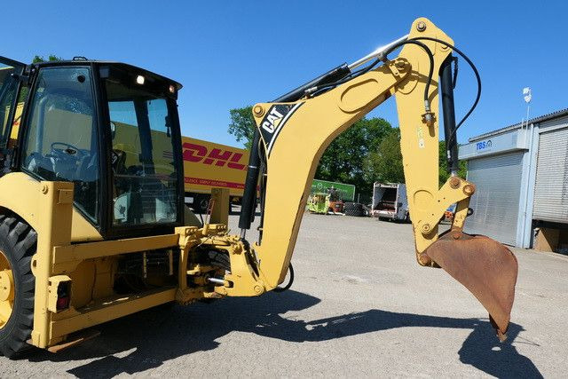 CAT 422E/424 4x4, Mehrzweckgerät, Palettengabel - حفار متعدد الاستخدام: صور 4 CAT 422E/424 4x4, Mehrzweckgerät, Palettengabel - حفار متعدد الاستخدام: صور 4