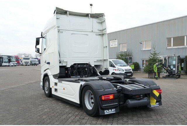 DAF XG 530 FT 4x2, Intarder, 2x Tank, Standklima - شاحنة جرار: صور 3 DAF XG 530 FT 4x2, Intarder, 2x Tank, Standklima - شاحنة جرار: صور 3