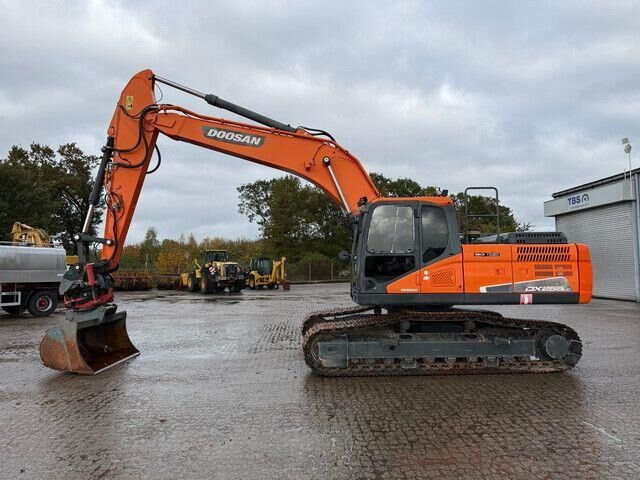 Doosan DX 255 LC-5, Rototilt,Div. Löffel,Greifer+Hammer - حفارات زحافة: صور 2 Doosan DX 255 LC-5, Rototilt,Div. Löffel,Greifer+Hammer - حفارات زحافة: صور 2