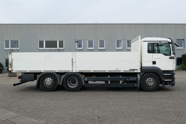 MAN 26.360 TGA LL 6x2, Vollluft, Klima, 3. Sitz, AHK - شاحنات مسطحة: صور 3 MAN 26.360 TGA LL 6x2, Vollluft, Klima, 3. Sitz, AHK - شاحنات مسطحة: صور 3