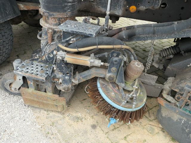Mercedes-Benz 1314 KO 4x2, Schörling TSZ 94, Blattfederung - سياره كنس شوارع: صور 5 Mercedes-Benz 1314 KO 4x2, Schörling TSZ 94, Blattfederung - سياره كنس شوارع: صور 5