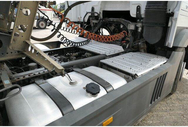Mercedes-Benz 1843 LS Actros, MP4, Retarder, 2x Tank, Spoiler - شاحنة جرار: صور 5 Mercedes-Benz 1843 LS Actros, MP4, Retarder, 2x Tank, Spoiler - شاحنة جرار: صور 5