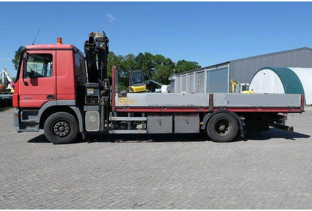 Mercedes-Benz 1844 L Actros 4x2, Hiab 144E-3, Funk, Voll-Luft - شاحنات مسطحة: صور 2 Mercedes-Benz 1844 L Actros 4x2, Hiab 144E-3, Funk, Voll-Luft - شاحنات مسطحة: صور 2