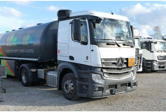 Mercedes-Benz 1846 Actros 4x2, Hydr., ADR, Leicht, Klima, Navi - شاحنة جرار: صور 4 Mercedes-Benz 1846 Actros 4x2, Hydr., ADR, Leicht, Klima, Navi - شاحنة جرار: صور 4