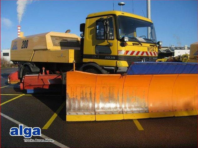Mercedes-Benz 2035 AK Actros 4x4, Kehrmaschine Schmidt, Allrad - جرافة ثلج: صور 1 Mercedes-Benz 2035 AK Actros 4x4, Kehrmaschine Schmidt, Allrad - جرافة ثلج: صور 1