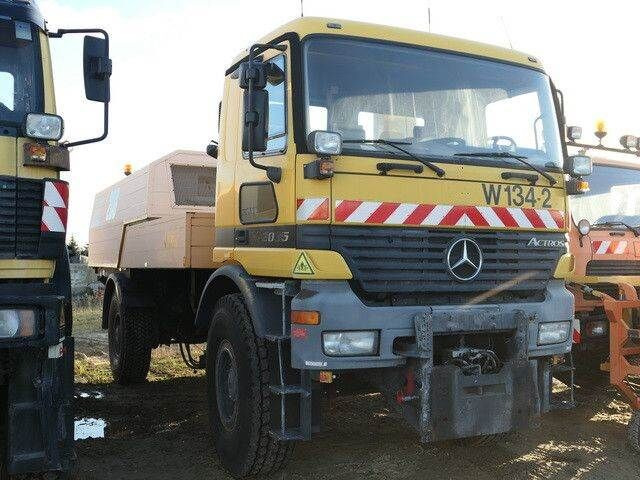 Mercedes-Benz 2035 AK Actros 4x4, Kehrmaschine Schmidt, Allrad - جرافة ثلج: صور 4 Mercedes-Benz 2035 AK Actros 4x4, Kehrmaschine Schmidt, Allrad - جرافة ثلج: صور 4
