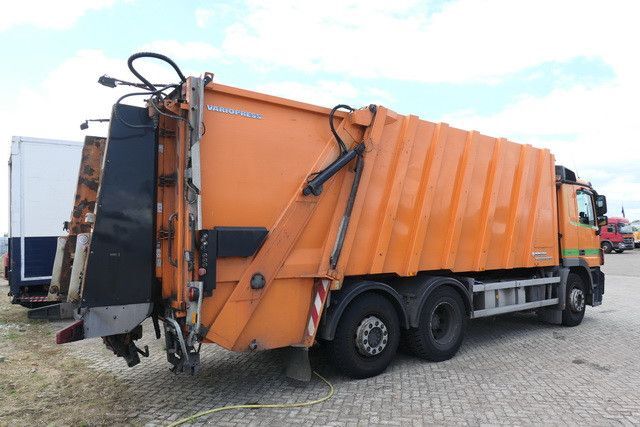 Mercedes-Benz 2532 L Actros 6c2, Faun, Zöller, 24m³, MP3, AC - شاحنة القمامة: صور 4 Mercedes-Benz 2532 L Actros 6c2, Faun, Zöller, 24m³, MP3, AC - شاحنة القمامة: صور 4